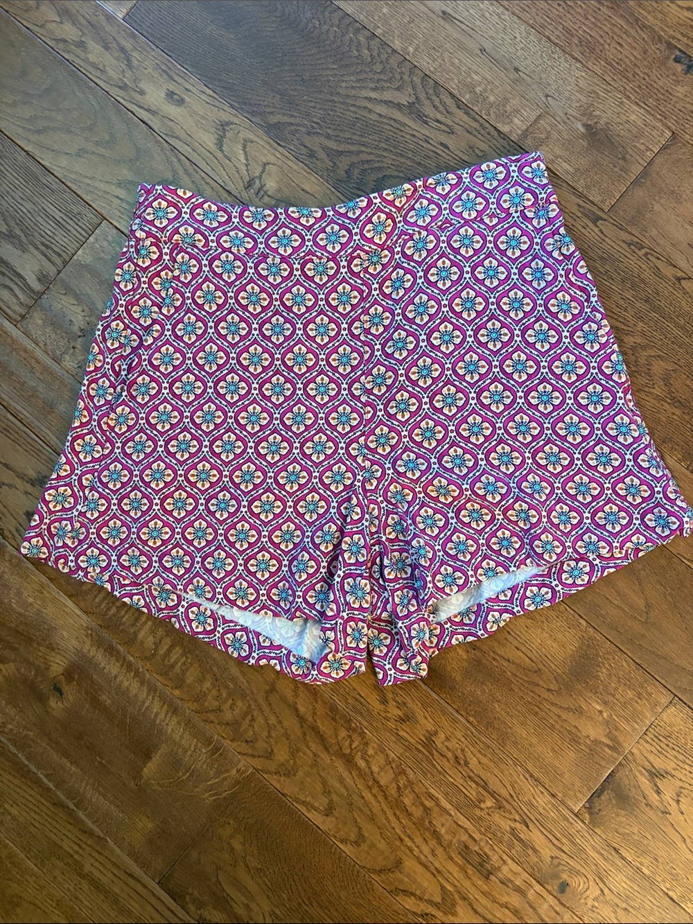 Old Navy Women's Pink Patterned High- Rise Comfort Shorts Size Small